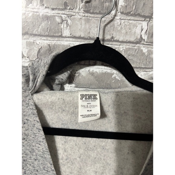 PINK Victoria's Secret UofM Hoodie - Picture 4 of 4